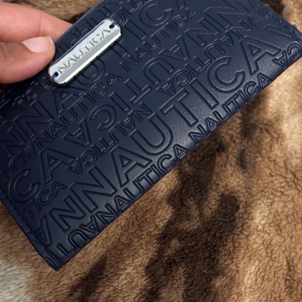 Nautica Blue Navy Embossed Card Holder - Picture 13 of 13
